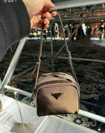 Picture of Prada Handbags _SKUfw212411044fw